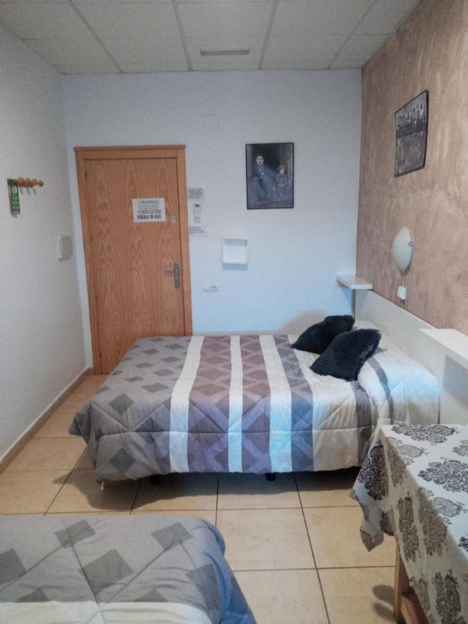 Hostal Via Del Caminante Madrigalejo المظهر الخارجي الصورة