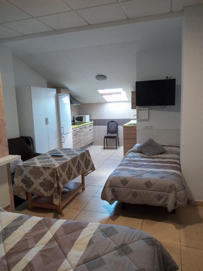 Hostal Via Del Caminante Madrigalejo المظهر الخارجي الصورة