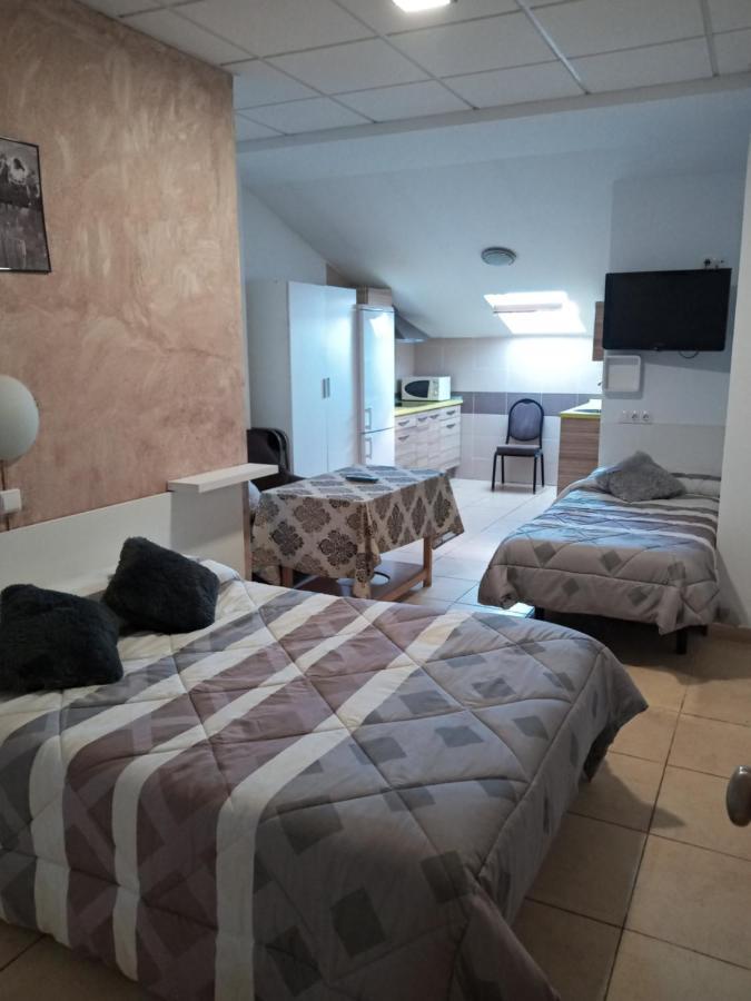 Hostal Via Del Caminante Madrigalejo المظهر الخارجي الصورة