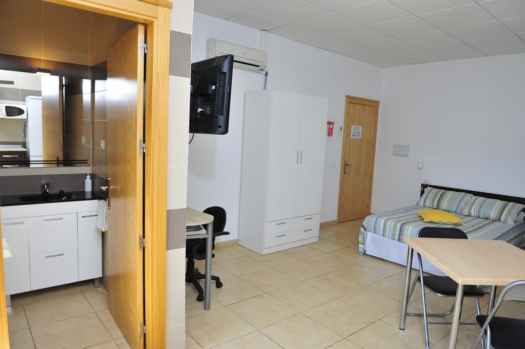 Hostal Via Del Caminante Madrigalejo المظهر الخارجي الصورة