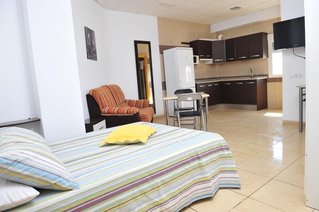 Hostal Via Del Caminante Madrigalejo المظهر الخارجي الصورة