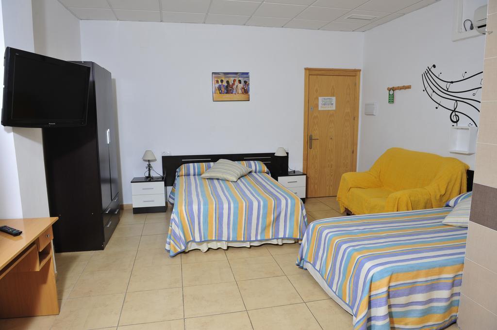 Hostal Via Del Caminante Madrigalejo المظهر الخارجي الصورة