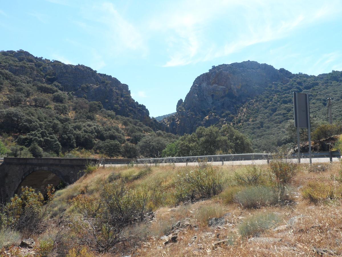 Hostal Via Del Caminante Madrigalejo المظهر الخارجي الصورة