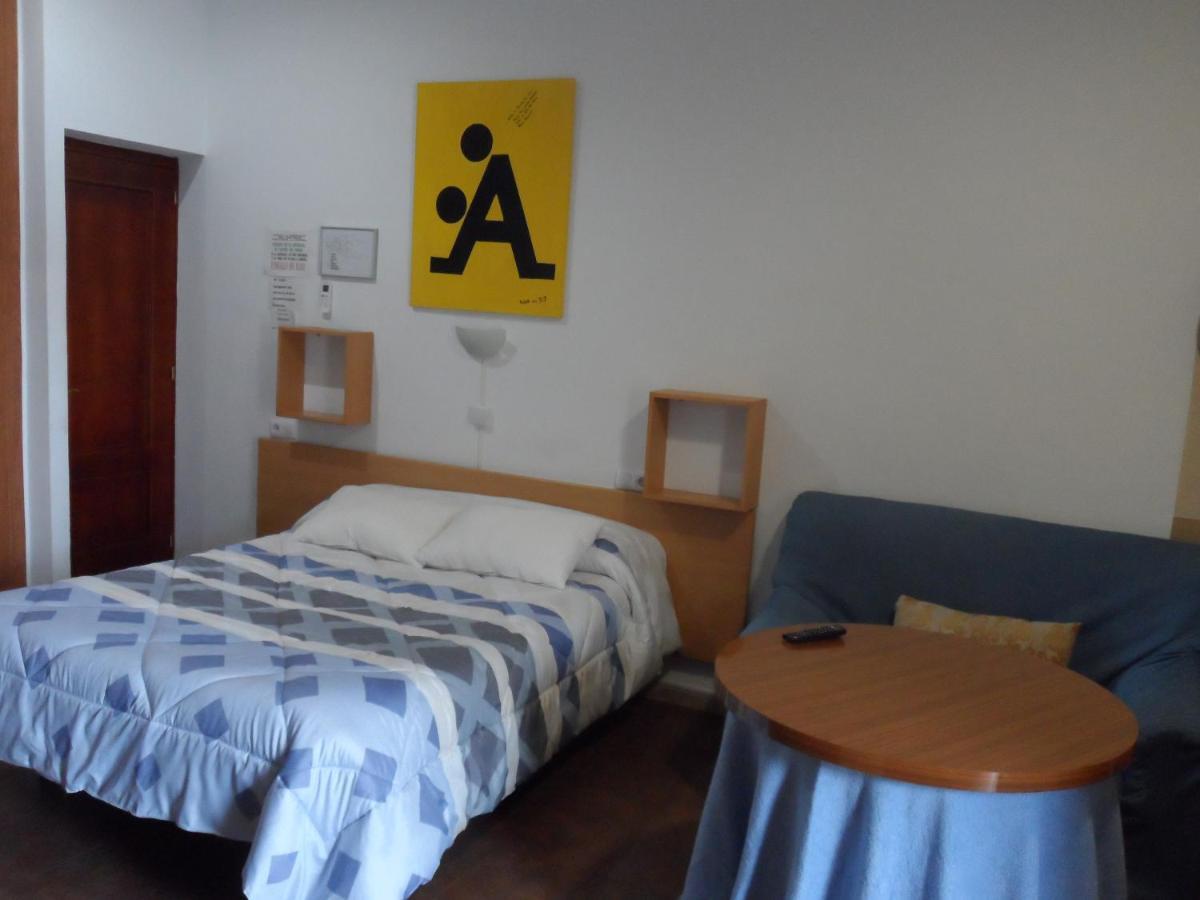 Hostal Via Del Caminante Madrigalejo المظهر الخارجي الصورة